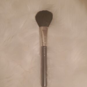 USED MAC 150 Powder Brush
